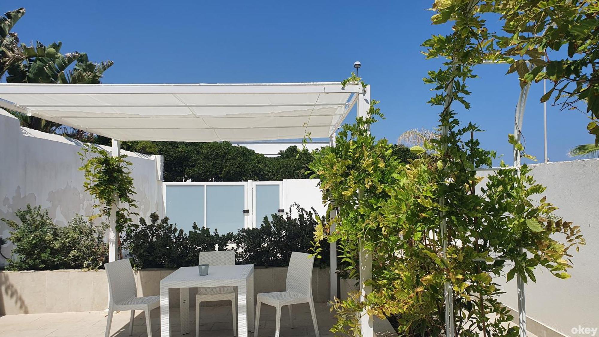 Villa Mediterranea Apartments - Seaview, Pool & Garden Bari Exterior photo